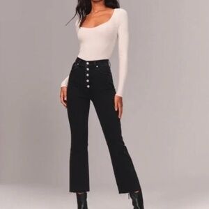 A&F KICK FLARE ULTRA HIGH RISE BLACK